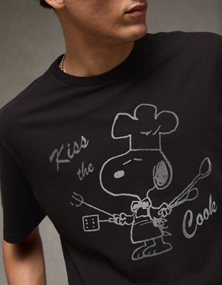 AE Standard Fit Snoopy Graphic T-Shirt