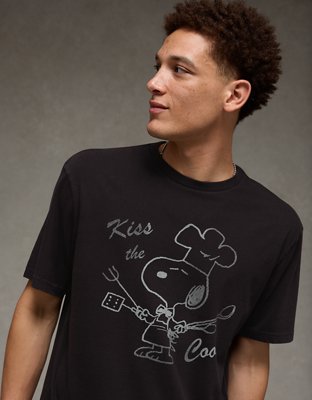 AE Standard Fit Snoopy Graphic T-Shirt