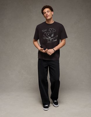 AE Standard Fit Snoopy Graphic T-Shirt