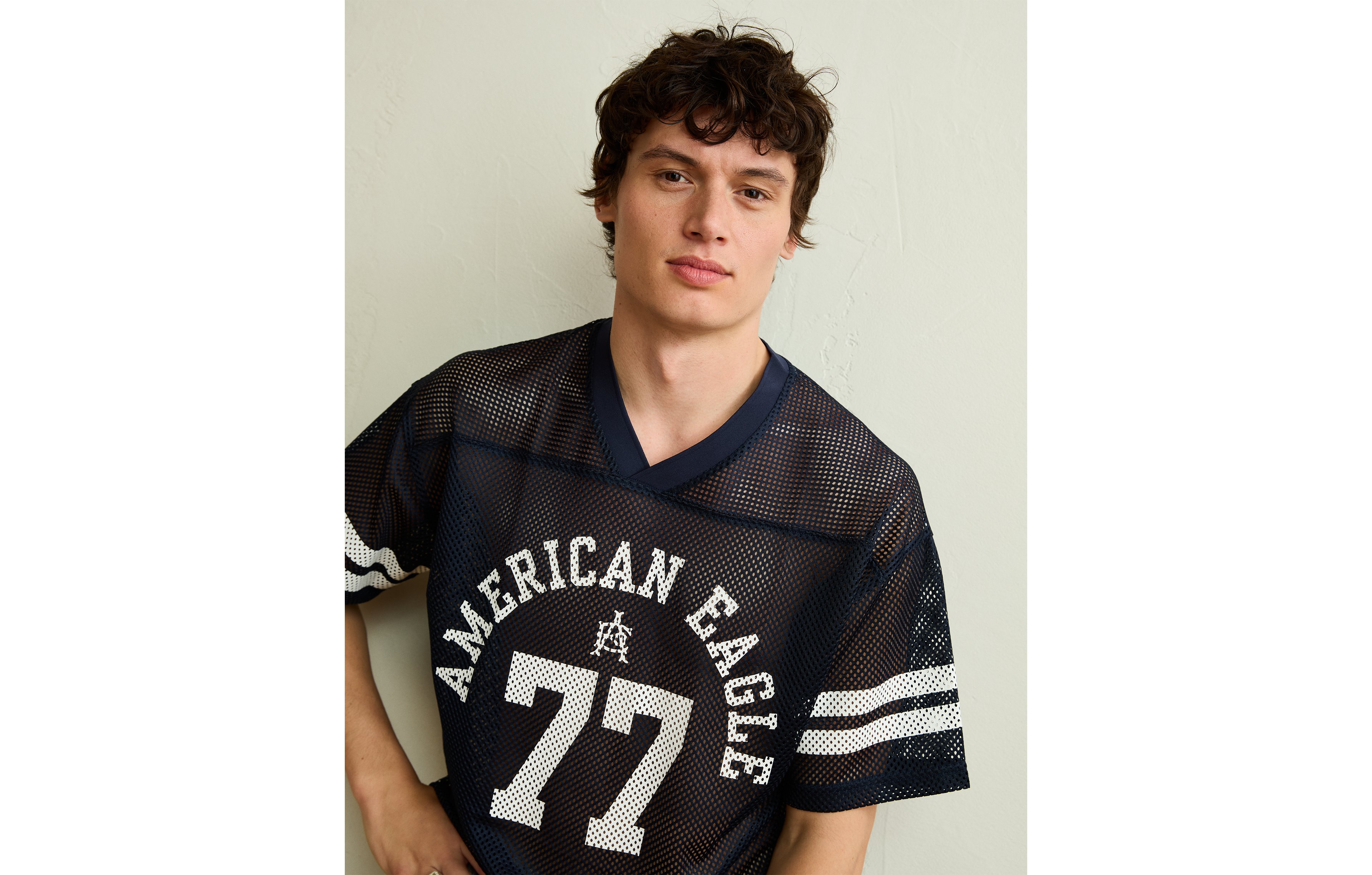 AE Boxy Fit V-Neck Graphic Mesh T-Shirt