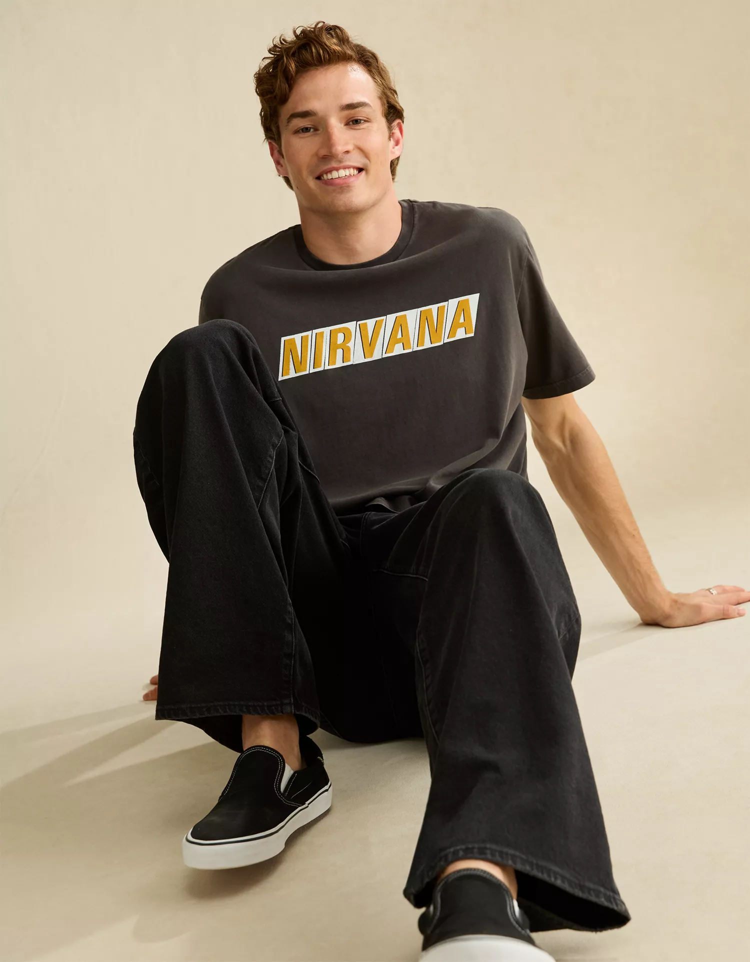 AE Standard Fit Nirvana Graphic T-Shirt - thumbnail 7