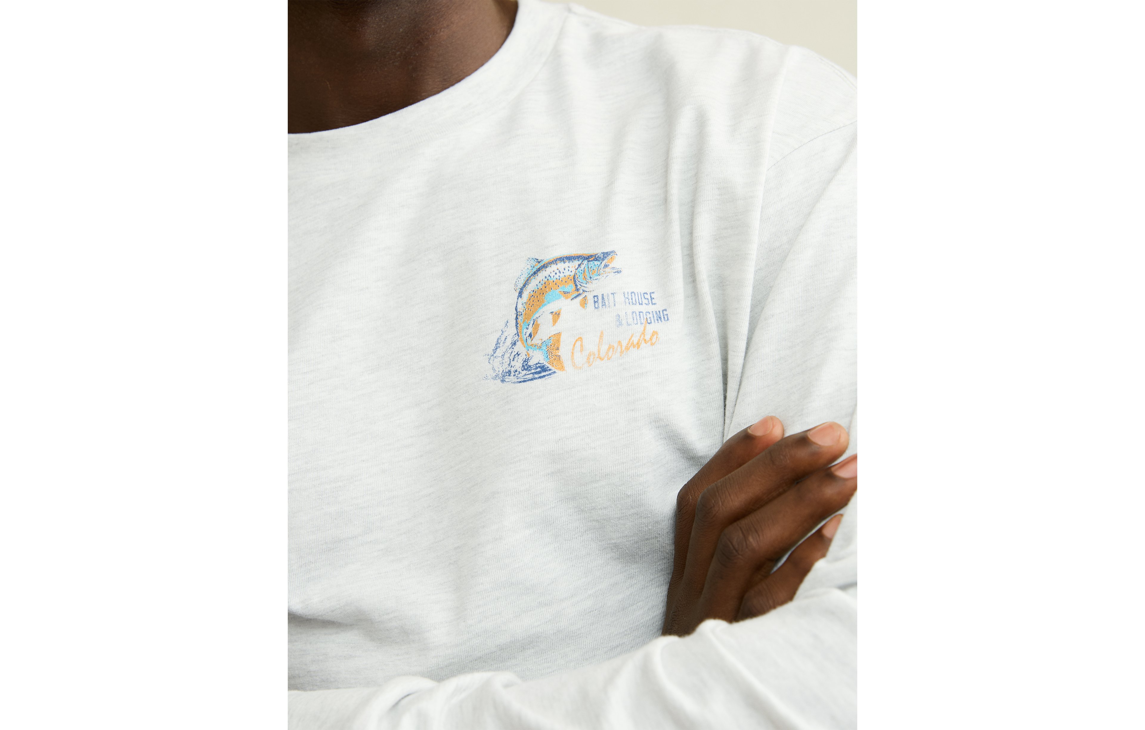 AE Standard Fit Rocky Mountain Long-Sleeve Graphic T-Shirt