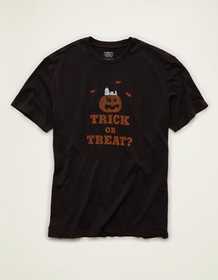 AE Standard Fit Snoopy Halloween Graphic T-Shirt