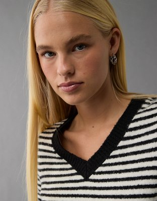 Женские свитеры American Eagle AE Whoa So Soft Shrunken V-Neck Sweater — фото 7