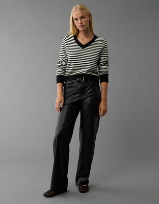 Женские свитеры American Eagle AE Whoa So Soft Shrunken V-Neck Sweater — фото 5