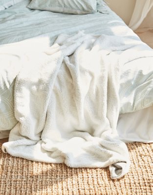 Happy Space Sweatshirt Sherpa Throw Blanket