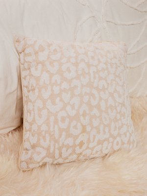 Dormify Leopard Terry Pillow