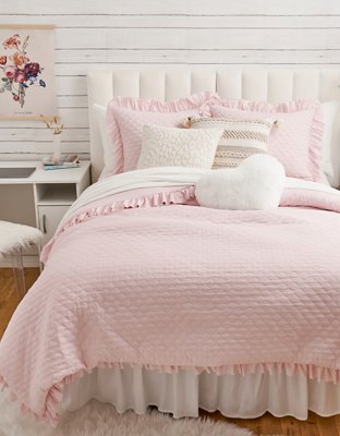 Dormify Ruffled Edge Queen Comforter & Sham Set