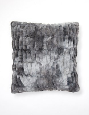 American Eagle Dormify Tie-Dye Faux Fur Pillow — фото 2