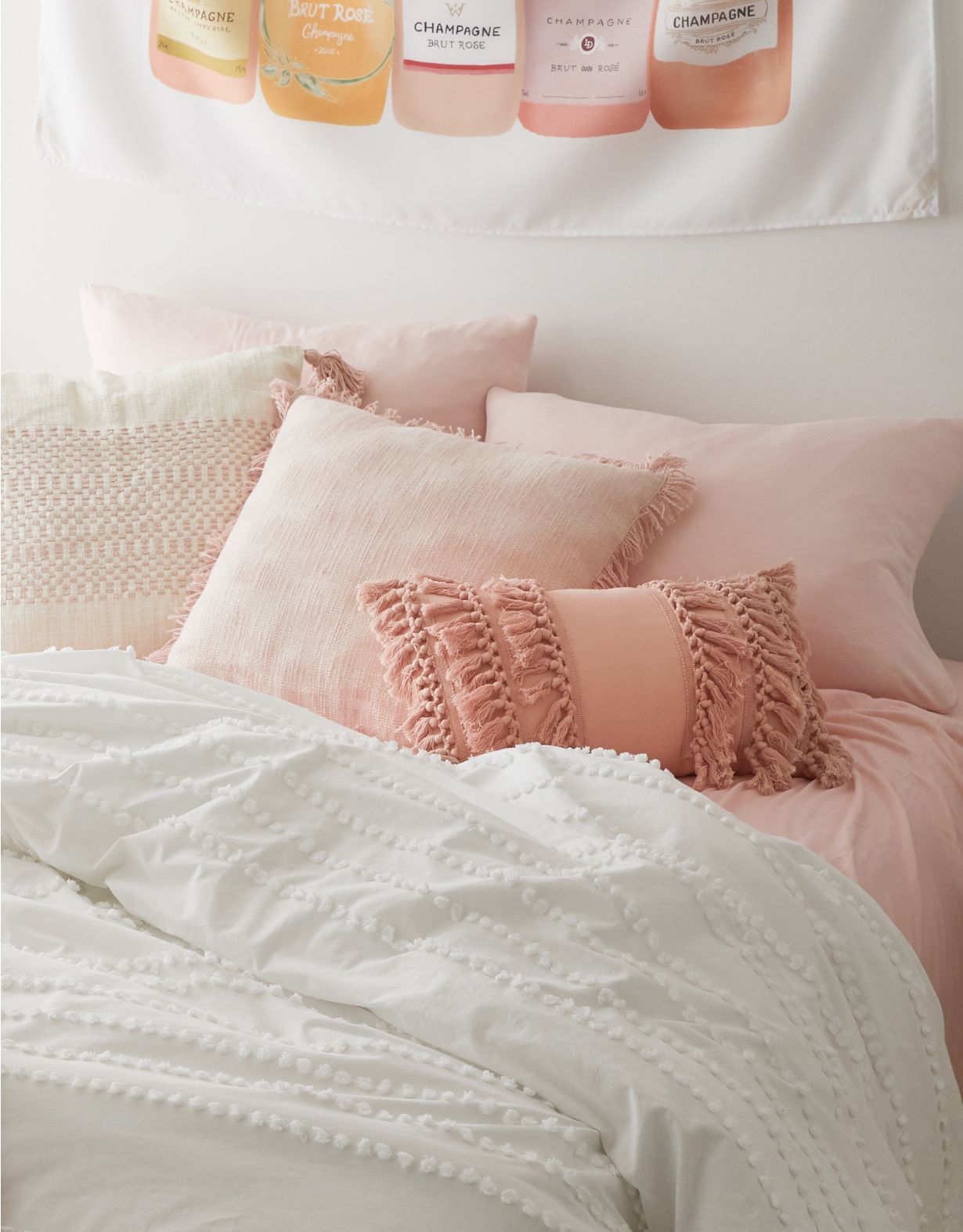 Dormify Valley Fringe Pillow