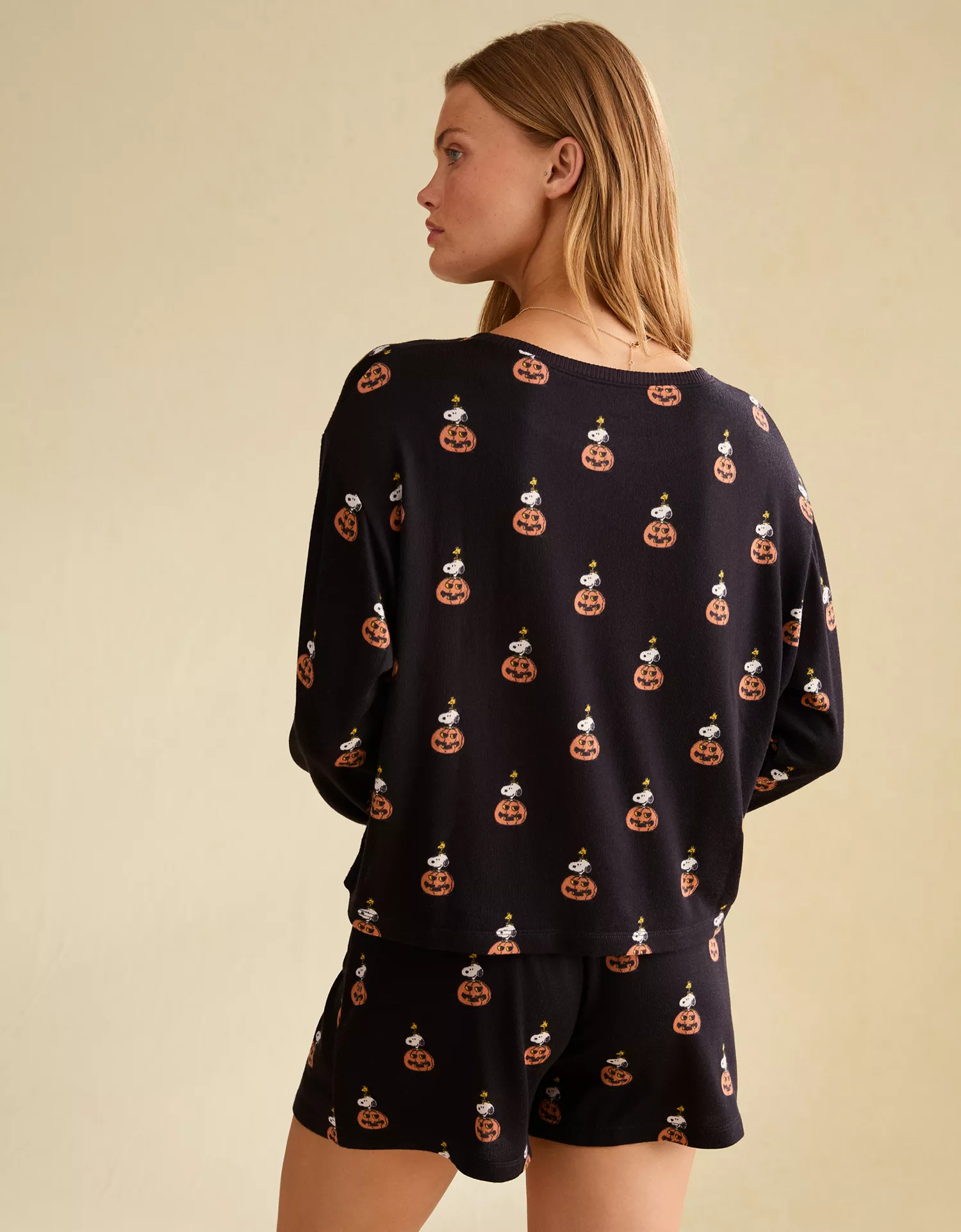 AE Luxe Plush Snoopy Long Sleeve + Short PJ Set - thumbnail 3