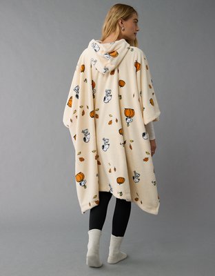 AE Peanuts Fall Blanket Poncho