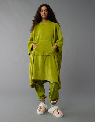 AE Grinch Blanket Poncho