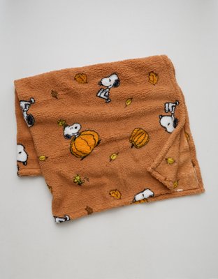 AE Peanuts Fall Pumpkin Blanket