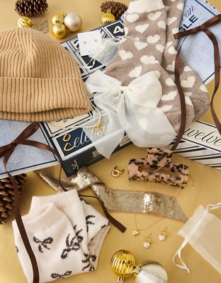 AEO 12 Days of Cozy Luxury Advent Calendar