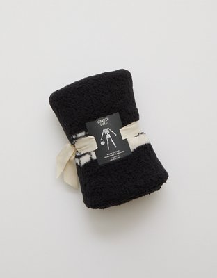 AE Skeleton Blanket