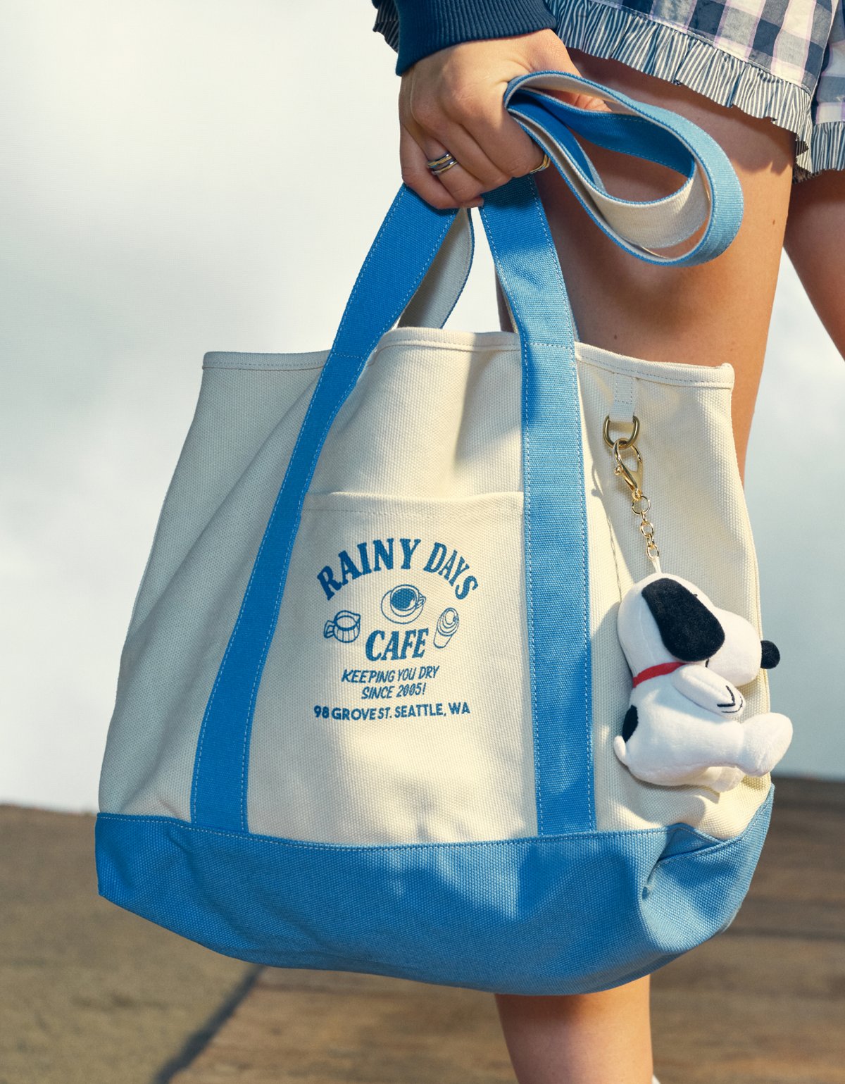 AE Snoopy Flower Bag Charm - image 3