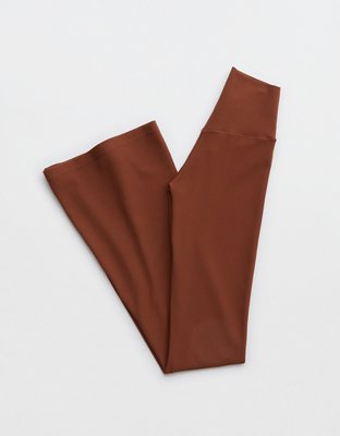 Женские брюки Aerie OFFLINE By Aerie Real Me Waffle High Waisted Ruched Flare Legging — фото 7