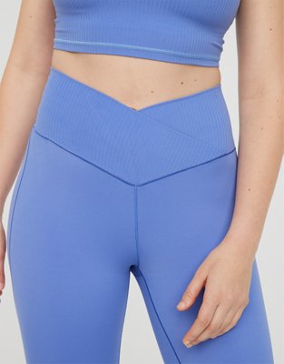 Женские брюки Aerie OFFLINE By Aerie Real Me High Waisted Crossover Rib Super Flare Legging — фото 6