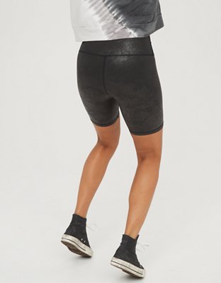 Женские брюки Aerie OFFLINE The Hugger High Waisted Crackle 7" Bike Short — фото 2