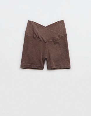 OFFLINE By Aerie Real Me Shortie con lavado y doble crossover