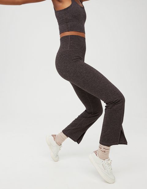 Женские брюки Aerie OFFLINE By Aerie The Hugger High Waisted Cropped Flare Legging