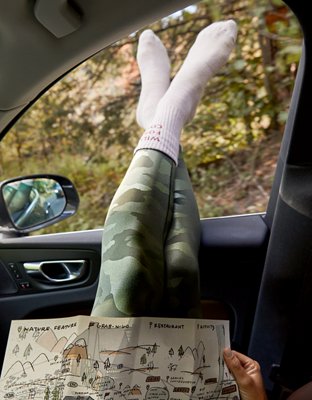 Offline By Aerie Real Me High Rise 7/8 Green/Brown Camo Leggings
