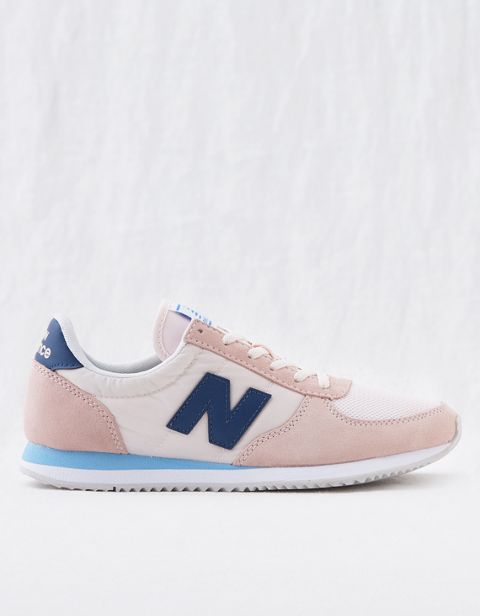Женские кроссовки Aerie New Balance Women's 220 Sneaker