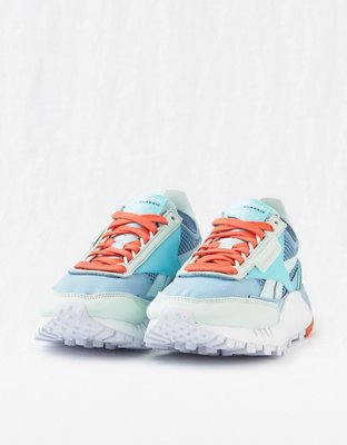 Женские кроссовки Aerie Reebok Classic Leather Legacy Sneaker — фото 3