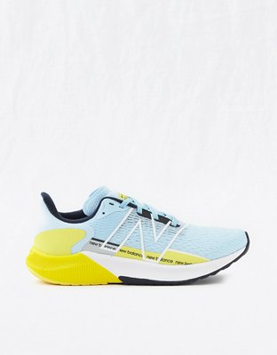 New Balance Fuelcell Propel V2 Sneaker