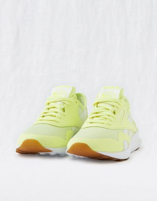 Женские кроссовки Aerie Reebok Classic Nylon SP Women's Sneaker — фото 3