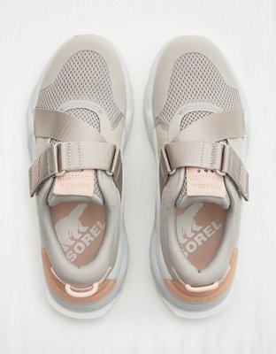 Женские кроссовки Aerie Sorel Kinetic RNEGD Strap Sneaker — фото 2