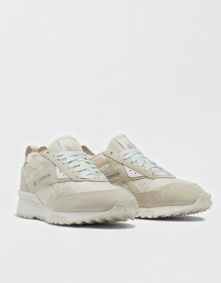 Женские кроссовки Aerie Reebok LX 2200 Sneaker — фото 2