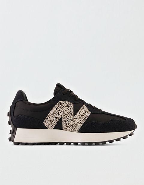 Женские кроссовки Aerie New Balance 327 Sneaker