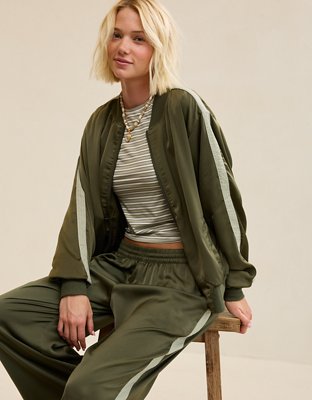 Женская куртка Aerie Liquid Satin Bomber, цвет: Оливковый — фото 4