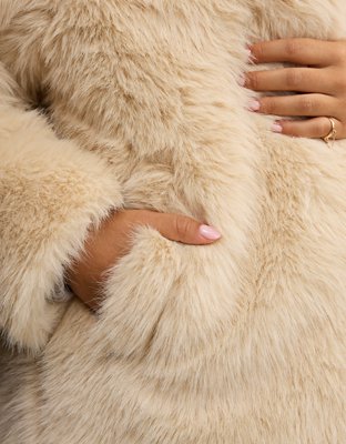 Женская куртка Aerie Faux Fur, цвет: Cake Batter — фото 6