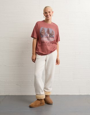 AE Snoopy Holiday Relaxed Graphic T-Shirt