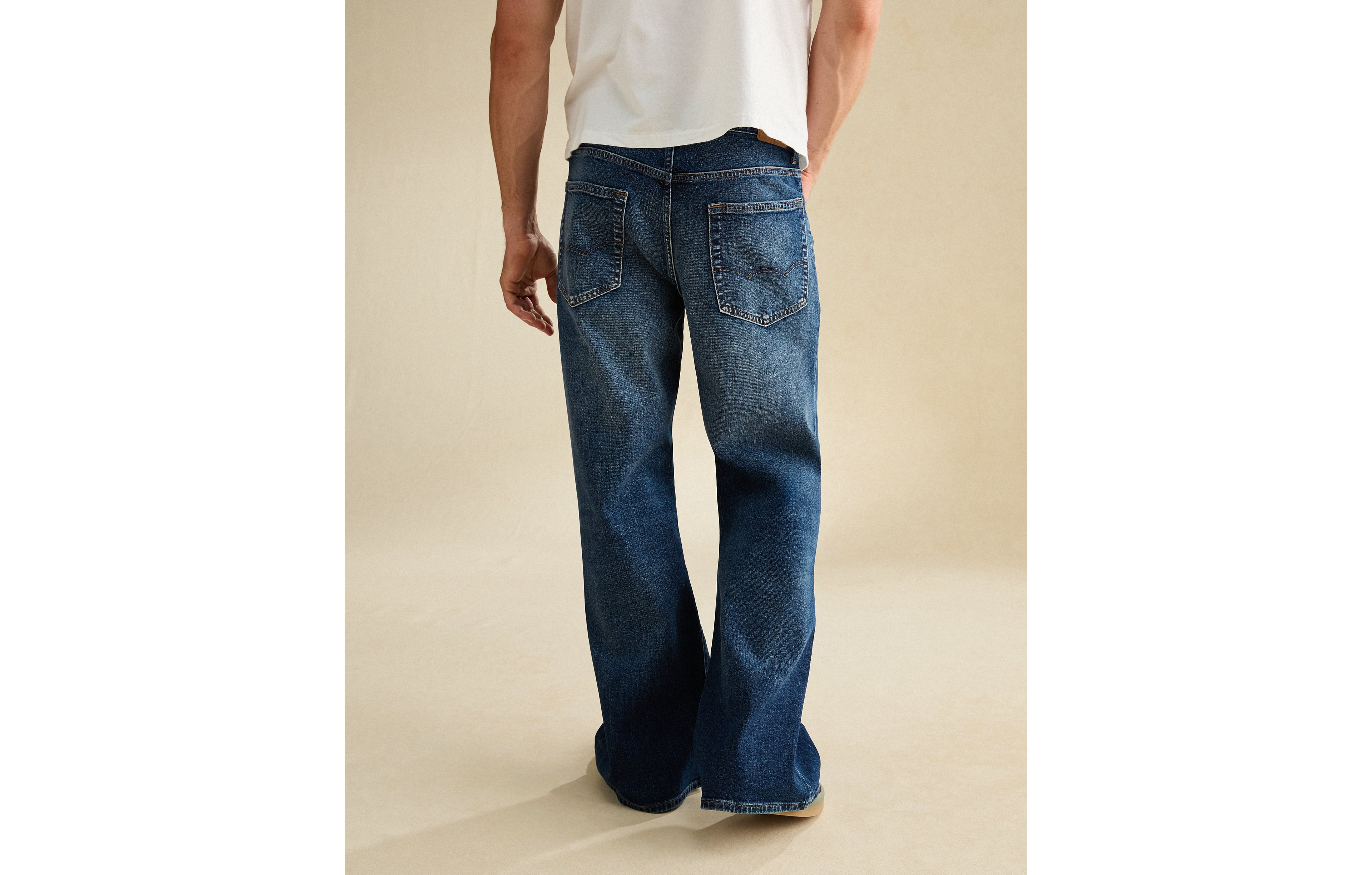 AE Baggy Bootcut Jean