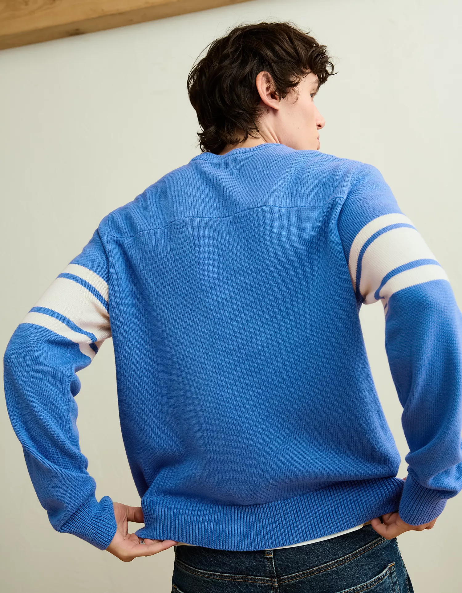 AE Snoopy Graphic Sweater - thumbnail 2