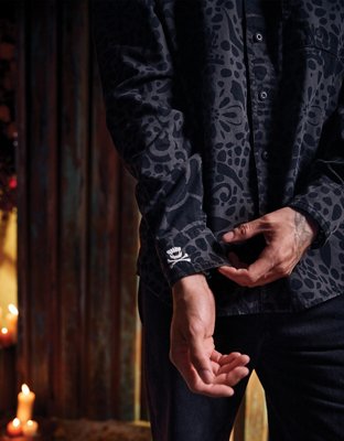 Мужские рубашки American Eagle AE x Golgo Day of the Dead Printed Button-Up Shirt — фото 4