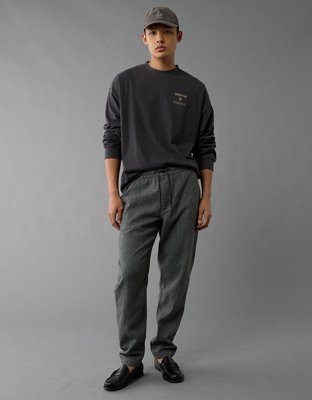 AE Oversized Long-Sleeve Logo Graphic T-Shirt