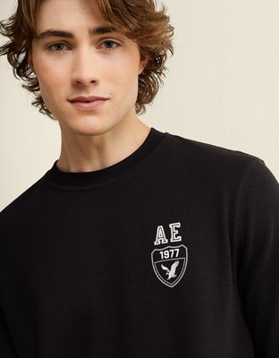 AE Standard Fit Long-Sleeve Graphic Thermal T-Shirt