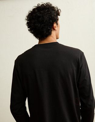 AE Standard Fit Long-Sleeve Logo Graphic T-Shirt