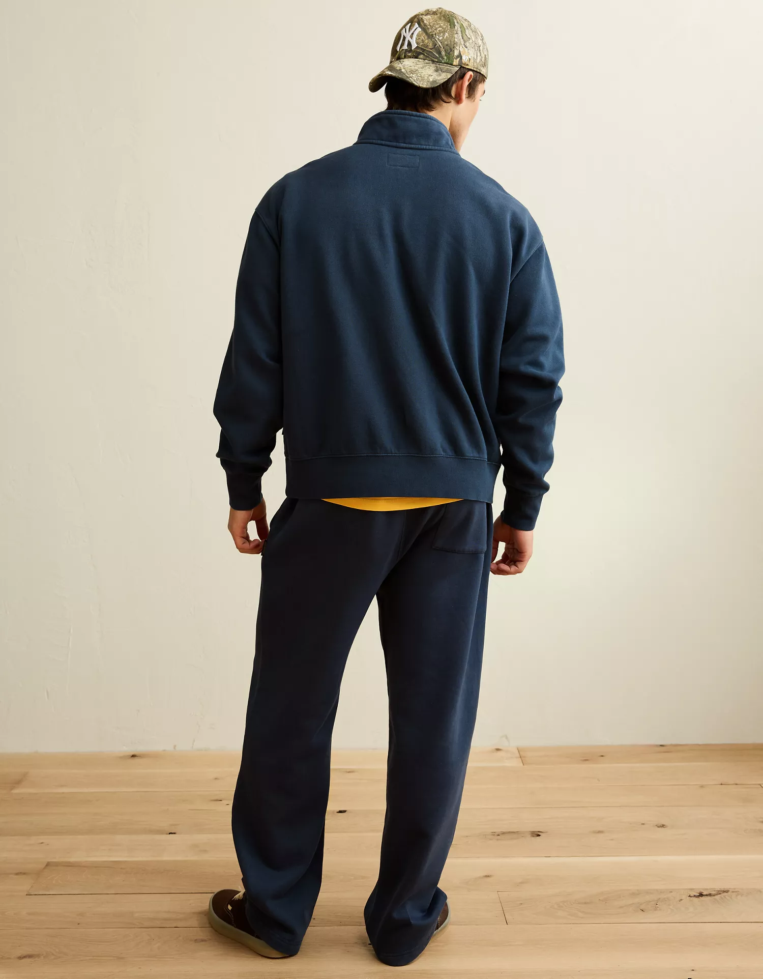 AE Laidback Luxe Quarter-Zip Sweatshirt - thumbnail 9