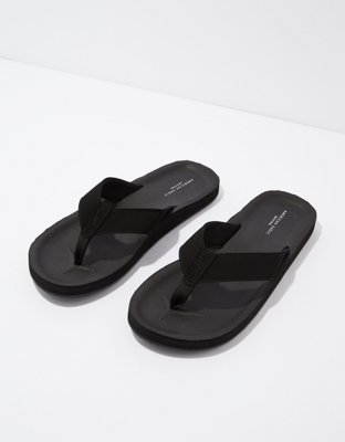 american eagle black flip flops