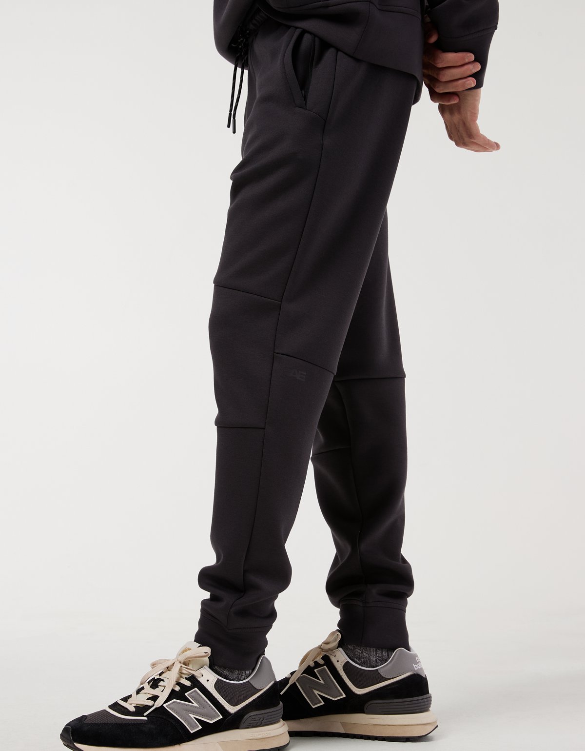 AE 24/7 Jogger - image 2