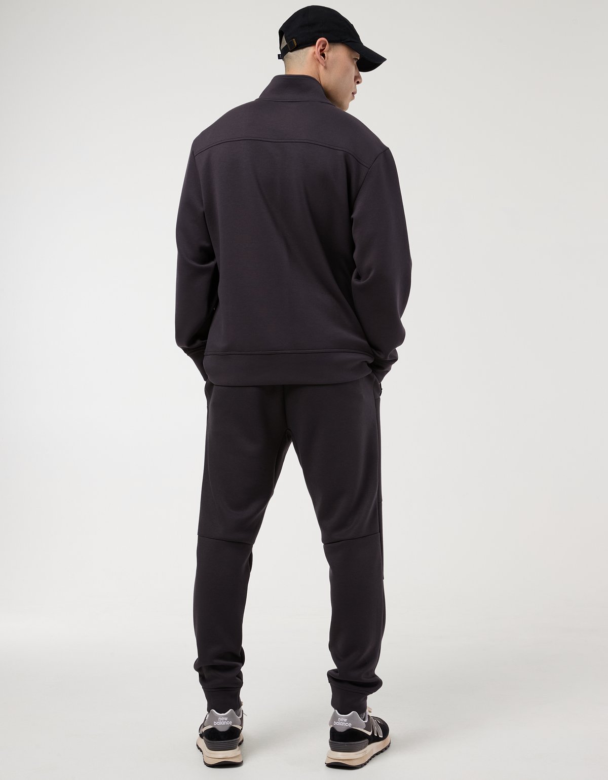 AE 24/7 Jogger - image 5