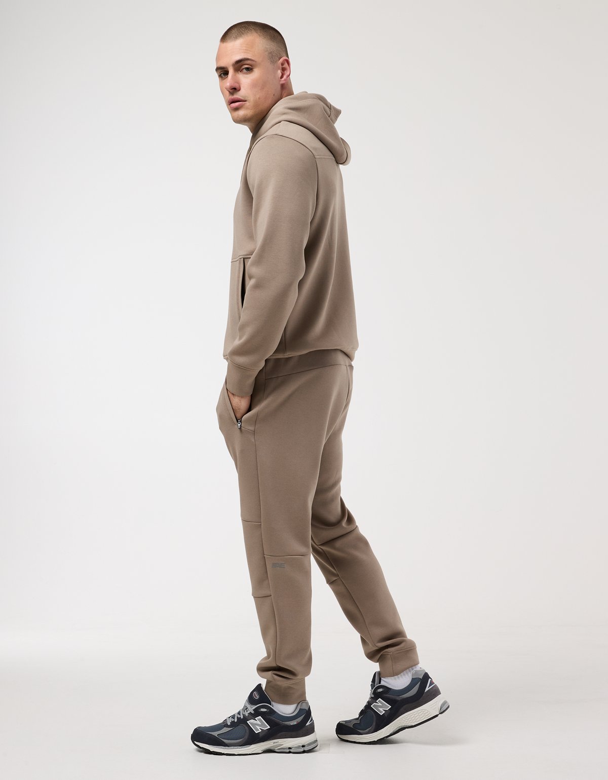 AE 24/7 Jogger - image 5
