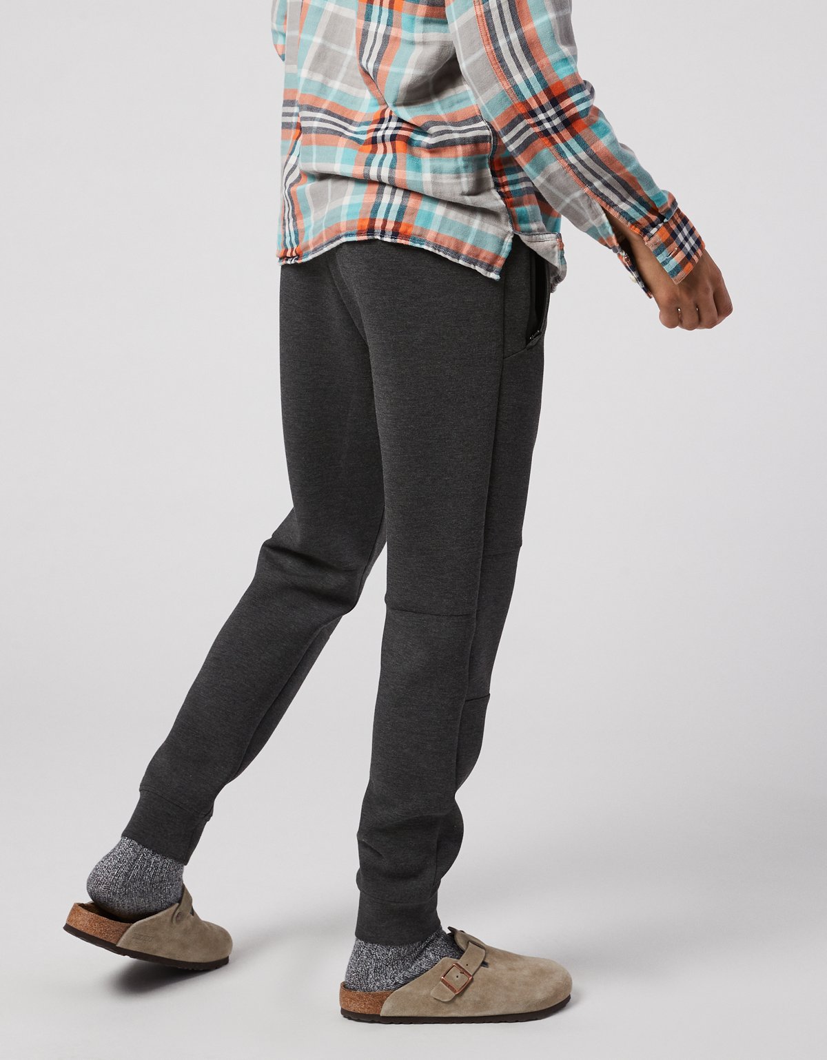 AE 24/7 Jogger - image 3