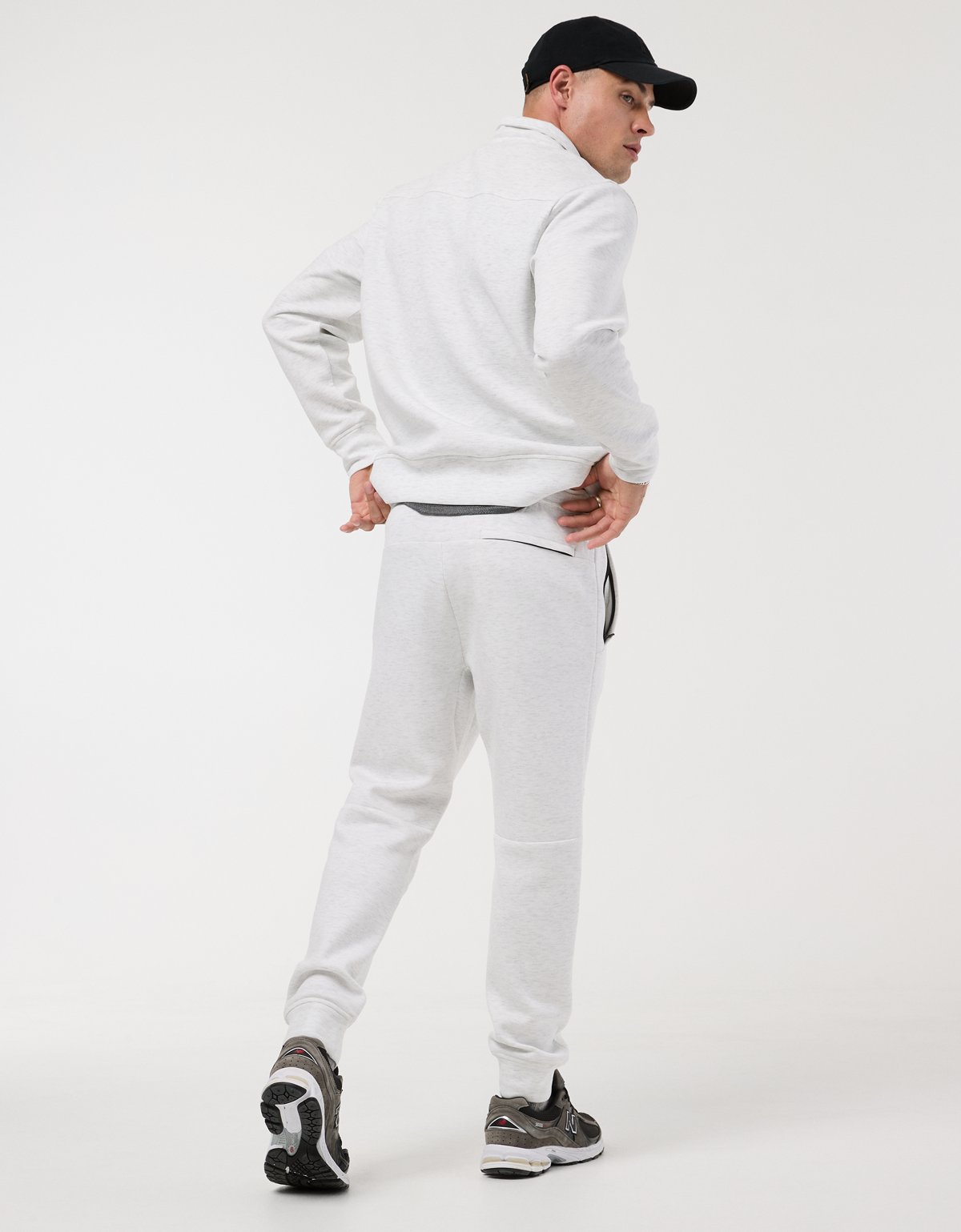 AE 24/7 Jogger - image 3